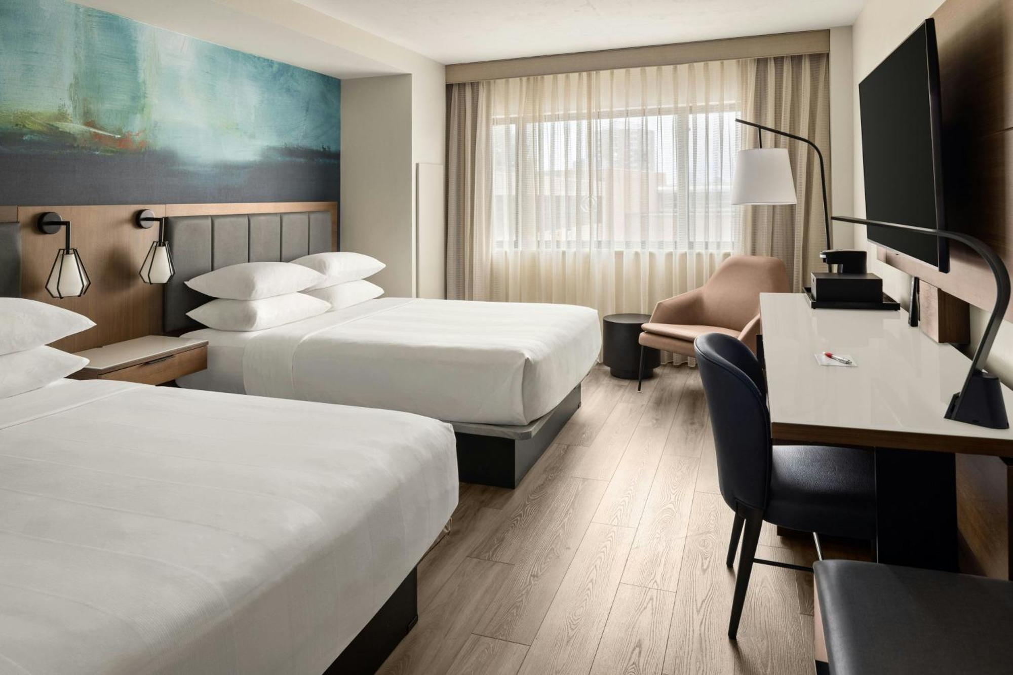Oshkosh Marriott Waterfront Hotel & Convention Center Exterior photo